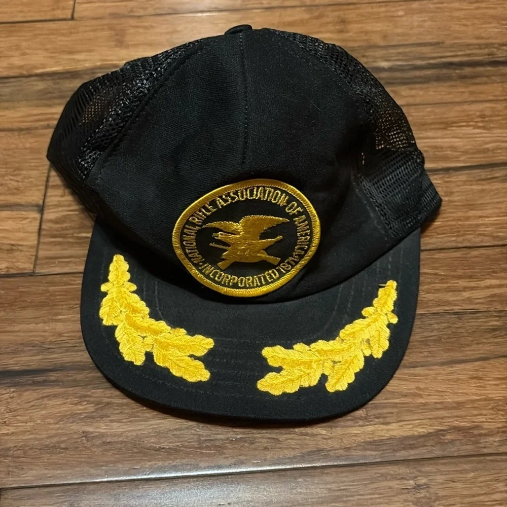 Vintage NRA Gold Black Patch Gold Leafs Snapback